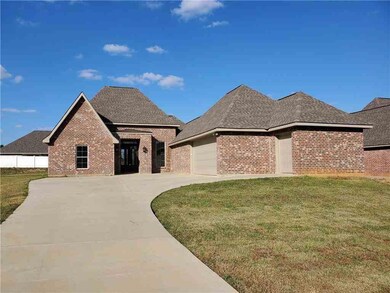 310 Saint Landry Dr, Pineville, LA 71360 - photo 2