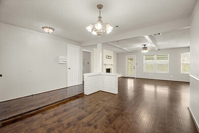 16402 Forest Bend Ave, Friendswood, TX 77546 - photo 5