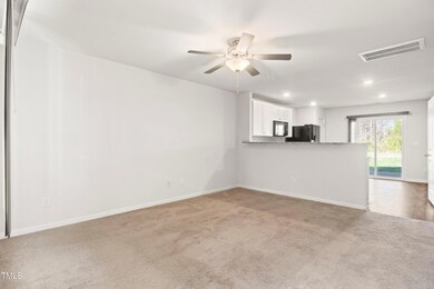 05-918 E Green St Unit A10820240325_0005