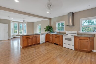 53 Burton St unit 2, Bristol, RI 02809 - photo 2