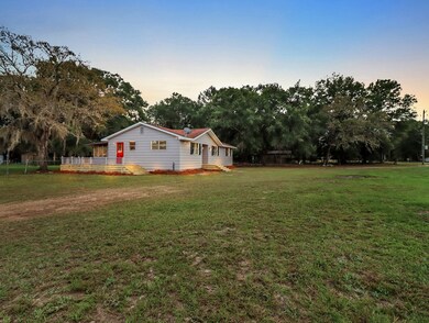 A spacious front yard