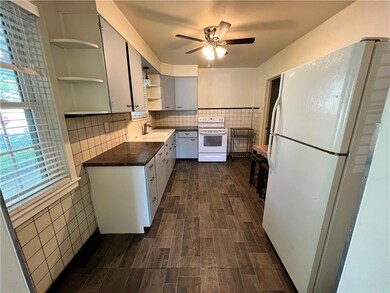 25 N 9th St unit 29, Emmaus, PA 18049 - photo 4