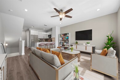 5262 Ella Blvd unit 408, Houston, TX 77018 - photo 3