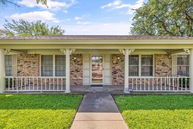 1249 Wedgewood Dr, Cleburne, TX 76033 - photo 2