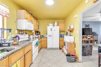 5600 W Bartlett Ave, Las Vegas, NV 89108 - photo 7