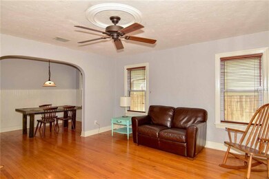 935 Jackson St N, Saint Petersburg, FL 33705 - photo 4