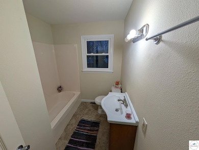 604 Pecan Dr, Clinton, MO 64735 - photo 6