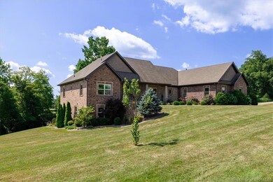 5237 Shadow Lake Dr, Floyds Knobs, IN 47119 - photo 2