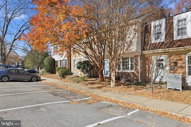 5 Hyacinth Ct, Gaithersburg, MD 20878 - photo 4