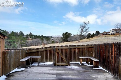 Private Deck with mountain views - perfect for gri