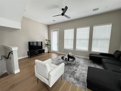 316 Thornton Rd unit N, Houston, TX 77018 - photo 2