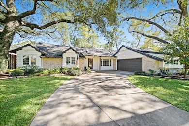 1630 Imperial Crown Dr, Houston, TX 77043 - photo 3