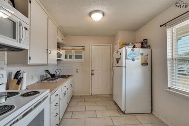 1539 Malcolm Ln, Wichita Falls, TX 76302 - photo 6