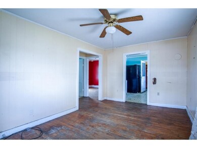 2233 E Fairview Ave, Johnson City, TN 37601 - photo 4