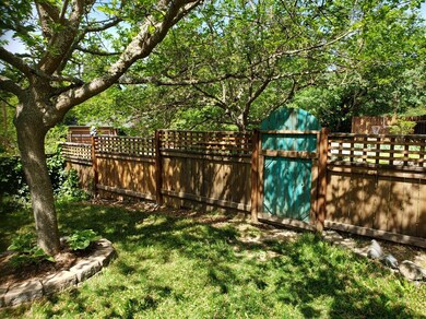 1116 NW Hillside Dr, Grants Pass, OR 97526 - photo 6