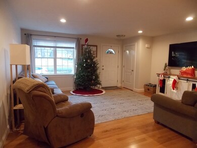 136 Beaver St unit 136, Milford, MA 01757 - photo 2