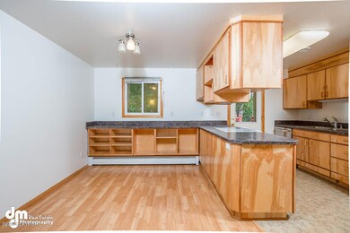Dining / Kitchen Area