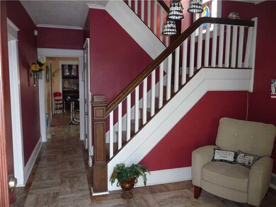 Entry/Foyer.