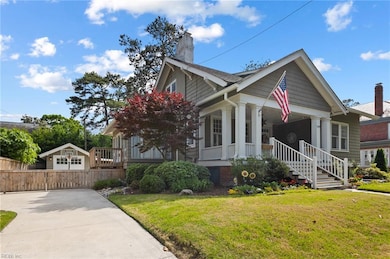 Charming craftsman style bungalow in the heart of Larchmont!