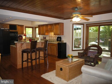 6906 Bloomsbury Ln, Spotsylvania, VA 22553 - photo 4