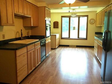 808 Ohio St, North Tonawanda, NY 14120 - photo 2