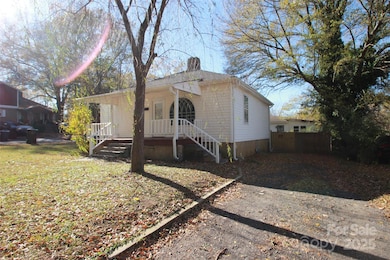 206 Frances St, Clover, SC 29710 - photo 2