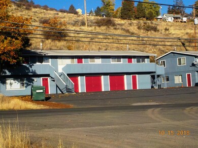 542 Riverside Dr, Klamath Falls, OR 97601 - photo 2