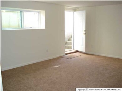 137 Roswell Ave, Staten Island, NY 10314 - photo 3