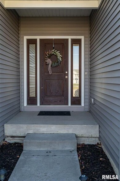 1653 Celtic, Davenport, IA 52807 - photo 2