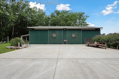Beautiful 40x60 pole barn previously the Lilac Ridge wedding venue.