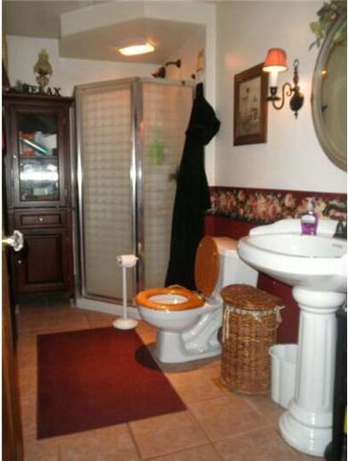 345 Walnut Ave, Gloucester City, NJ 08030 - photo 6