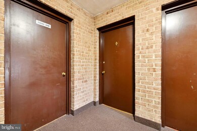 9461 Fairfax Blvd unit 203, Fairfax, VA 22031 - photo 4