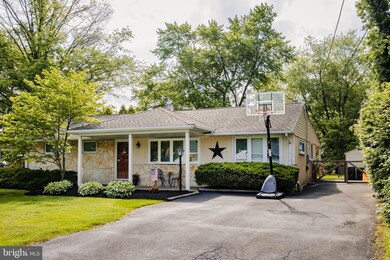 910 Dogwood Ln, Hatfield, PA 19440 - photo 2
