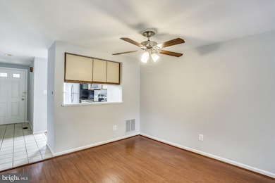 20508 Strath Haven Dr, Montgomery Village, MD 20886 - photo 6