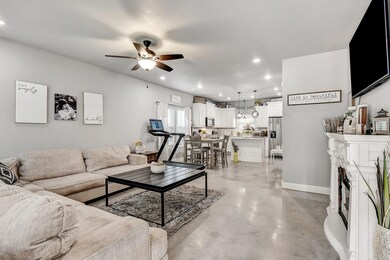 1012 W Chase St, Denison, TX 75020 - photo 5