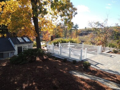 39 Locust St, Burlington, MA 01803 - photo 4