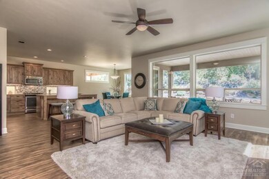 60498 Hedgewood Ln, Bend, OR 97702 - photo 3