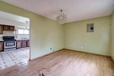 2028 Sedan Ave_MLS_07
