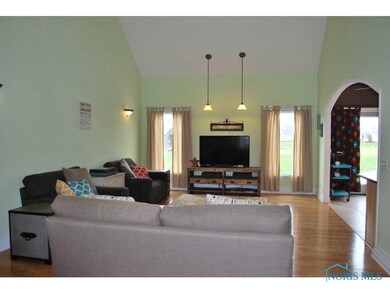 Great Room. Hardwood Floor