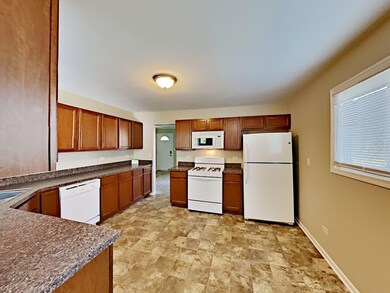 unlisted-address, Rolling Meadows, IL 60008 - photo 4