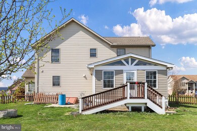 332 Martina Dr, Chambersburg, PA 17201 - photo 4