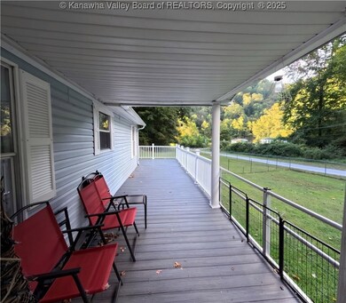 240 Dingess Fork, Cyclone, WV 24827 - photo 5