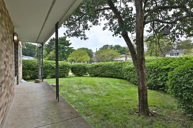 434 Heather Hill Rd, Columbus, OH 43213 - photo 2