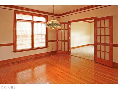 Interior Space/Layout - Eat-in Kitchen Nook / Entr