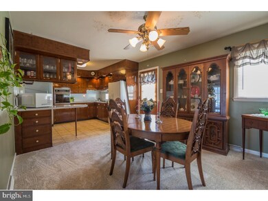 4018 Crestline Dr, Reading, PA 19606 - photo 7