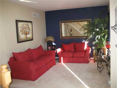 12076 Quarry Ct, Fishers, IN 46037 - photo 3