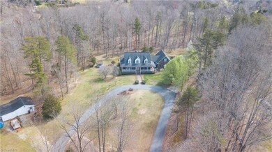 5100 Woodberry Forest Rd, Greensboro, NC 27406 - photo 4