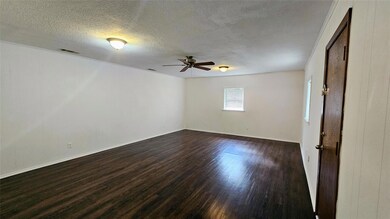 321 Patricia Ln, Bedford, TX 76022 - photo 6