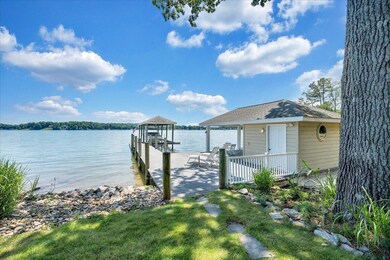 574 Waverly Ln, Moneta, VA 24121 - photo 5