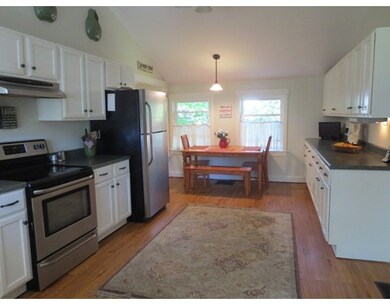 5 Guernsey St, Medway, MA 02053 - photo 4